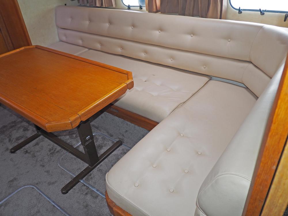 Salon, Innenausstattung